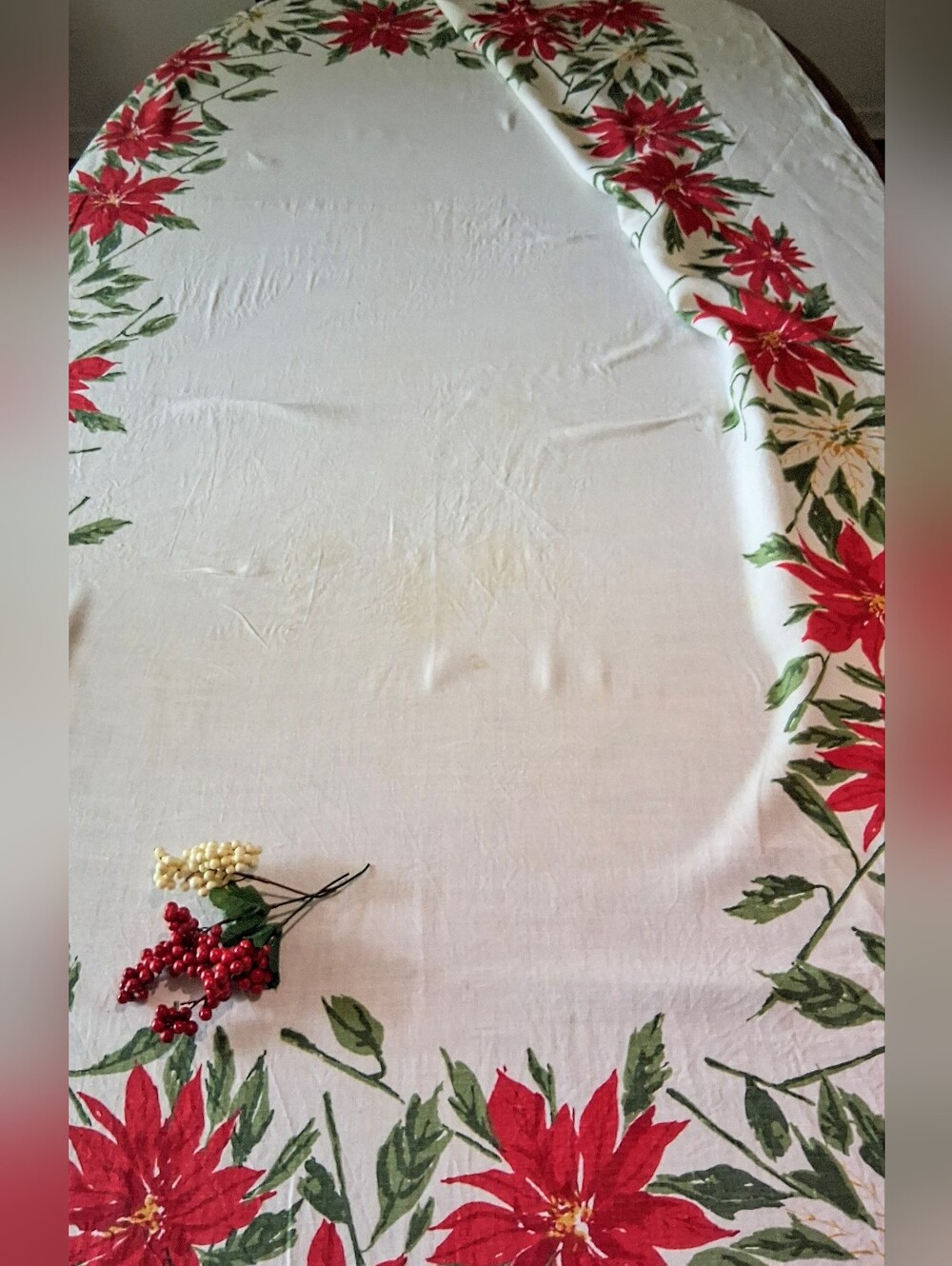 Vintage "Vera Neumann" 60s Rectangular Linen Tablecloth - Poinsettias